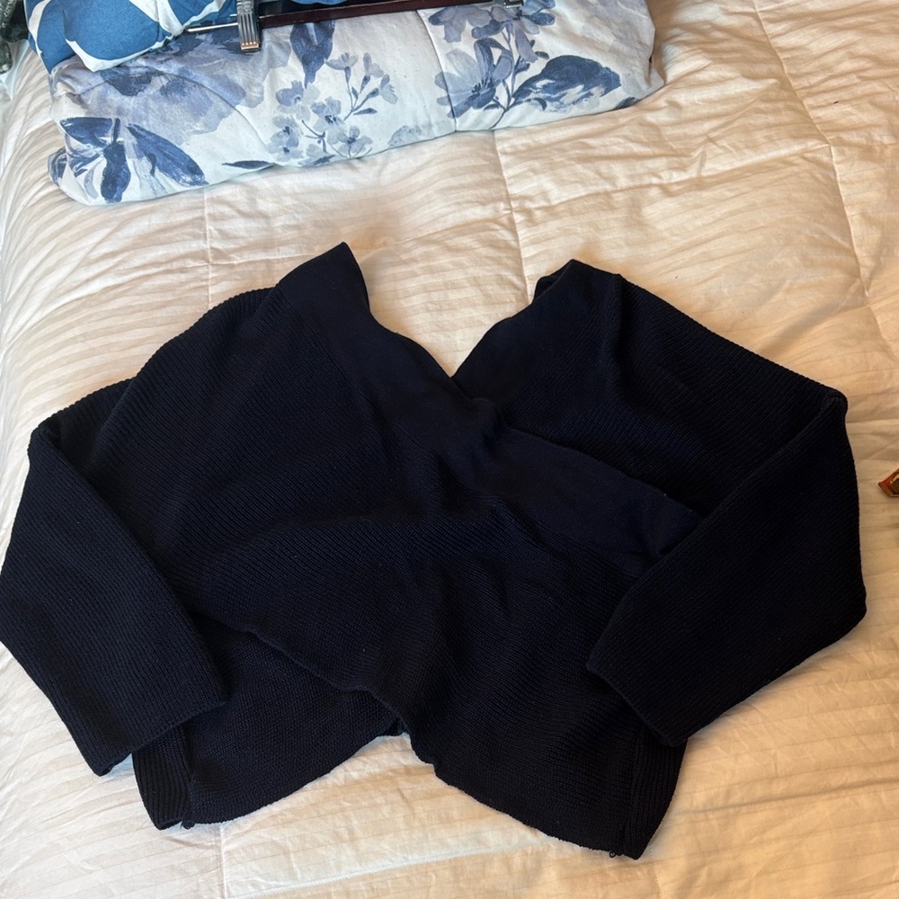 Boohoo Navy Off-the-Shoulder V-Neck Knit Sweater